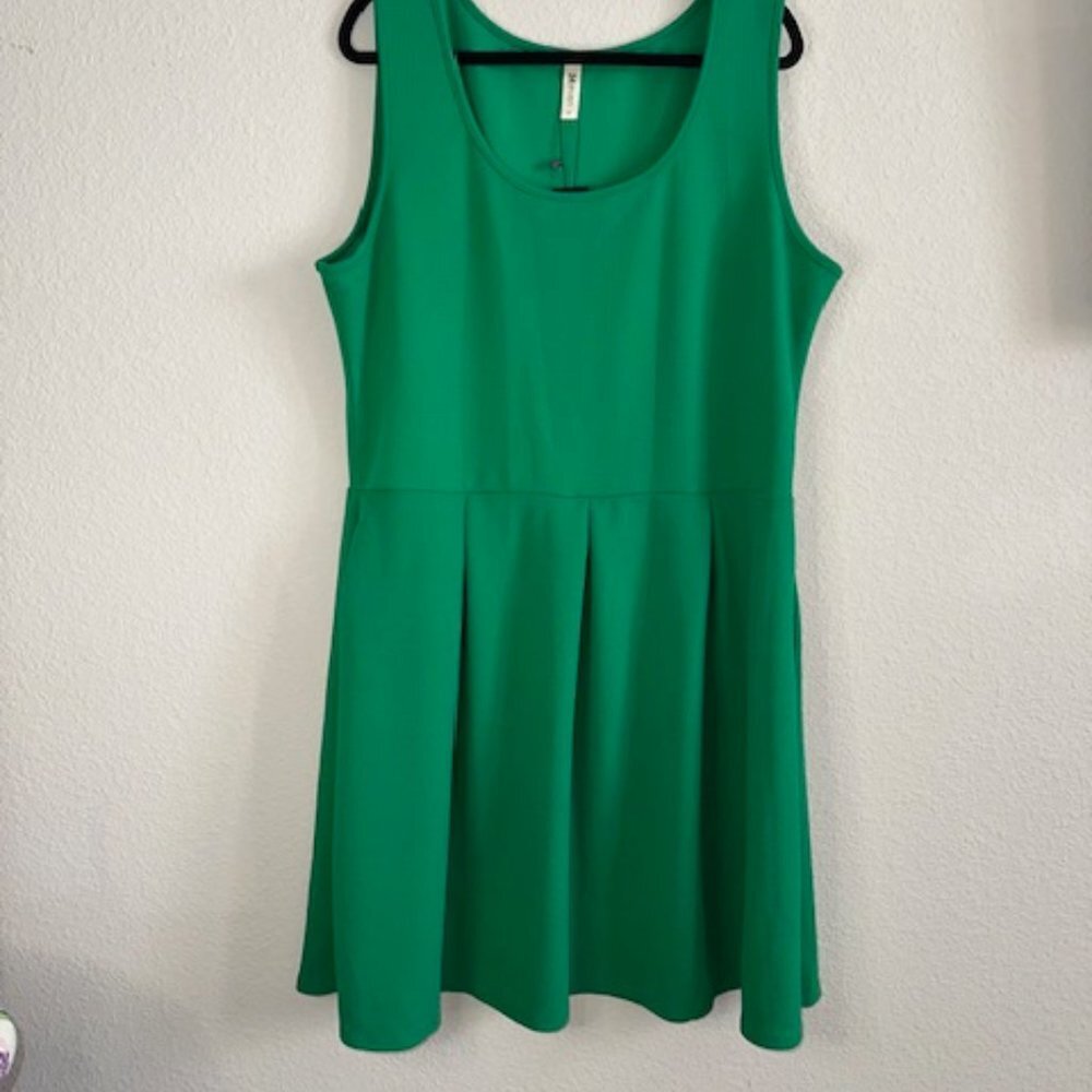 NWT 24seven Comfort‎ Apparel Women's Sleeveless Knee Pleated Pocket Dress
